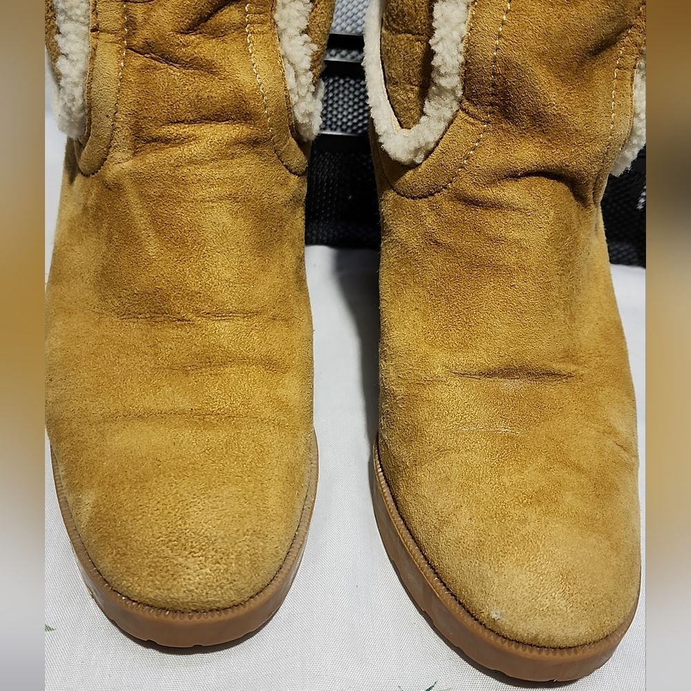 Gucci Tan Suede Shearling Wedge Heel Boots Womens 6.5 B Winter Luxury - Picture 14 of 15